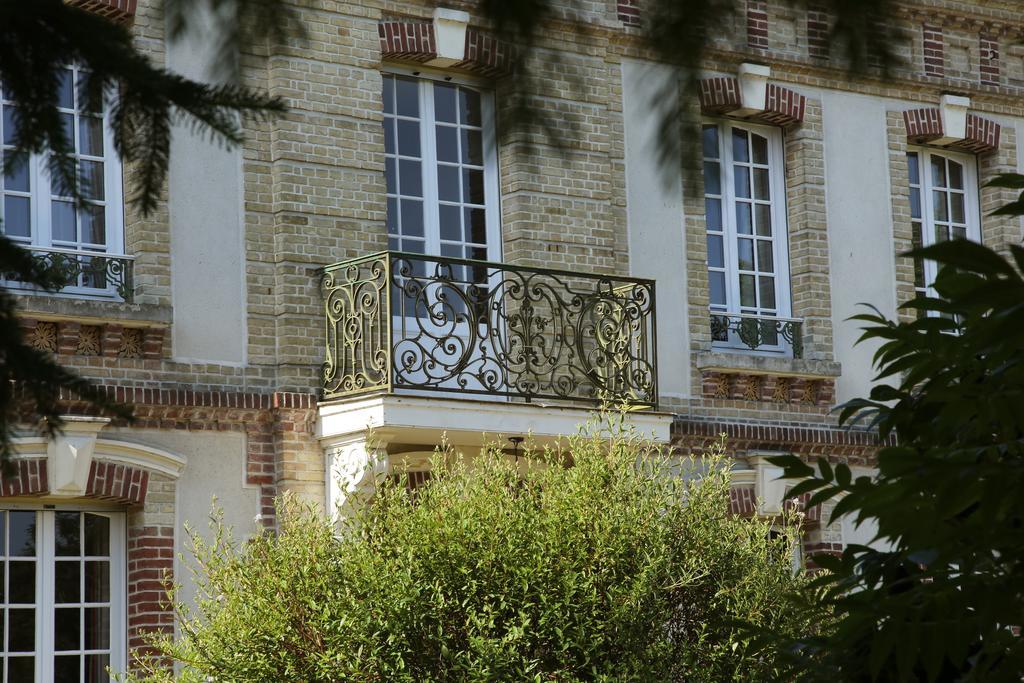 Manoir Le Mesnil Bed & Breakfast Saint-Martin-aux-Chartrains Екстериор снимка