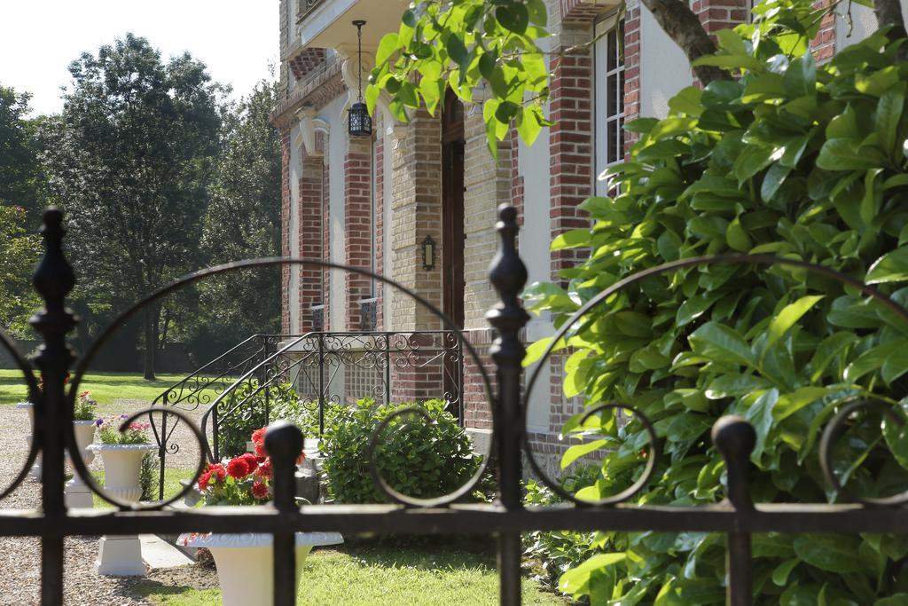 Manoir Le Mesnil Bed & Breakfast Saint-Martin-aux-Chartrains Екстериор снимка